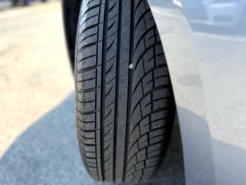 Used 2021 Toyota Corolla L image 38