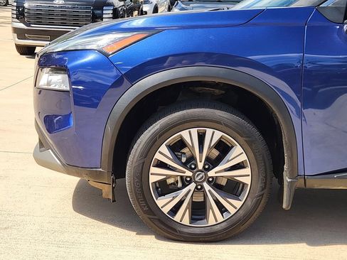Used 2023 Nissan Rogue SV FWD image 9