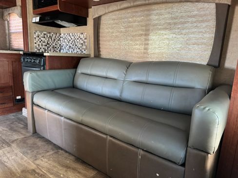 Used 2015 Ford E-450 and Econoline 450 Super Duty w/ Motorhome Prep Package RWD image 31