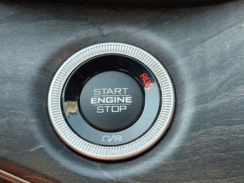 Used 2023 Jeep Grand Cherokee Overland w/ Luxury Tech Group IV image 27