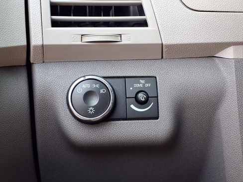 Used 2012 Chevrolet Traverse LS FWD image 17
