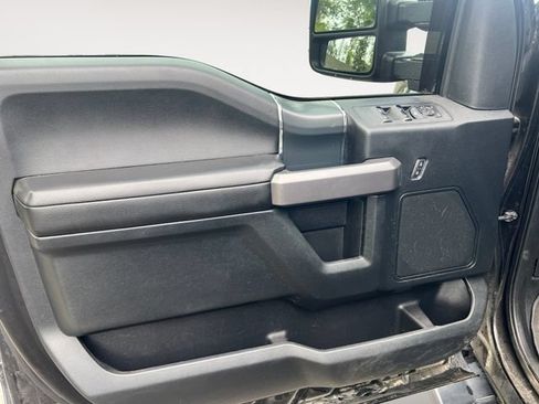 Used 2019 Ford F150 XLT w/ Equipment Group 302A Luxury AWD/4WD image 10