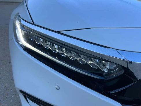 Used 2019 Honda Accord Touring image 32