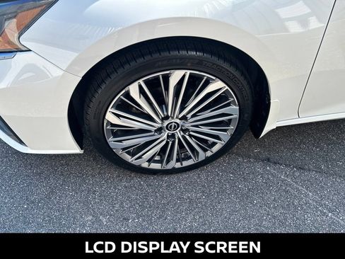 Certified 2023 Nissan Altima 2.5 SL FWD image 11