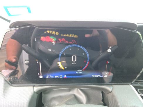 Used 2025 Chevrolet TrailBlazer LT image 2