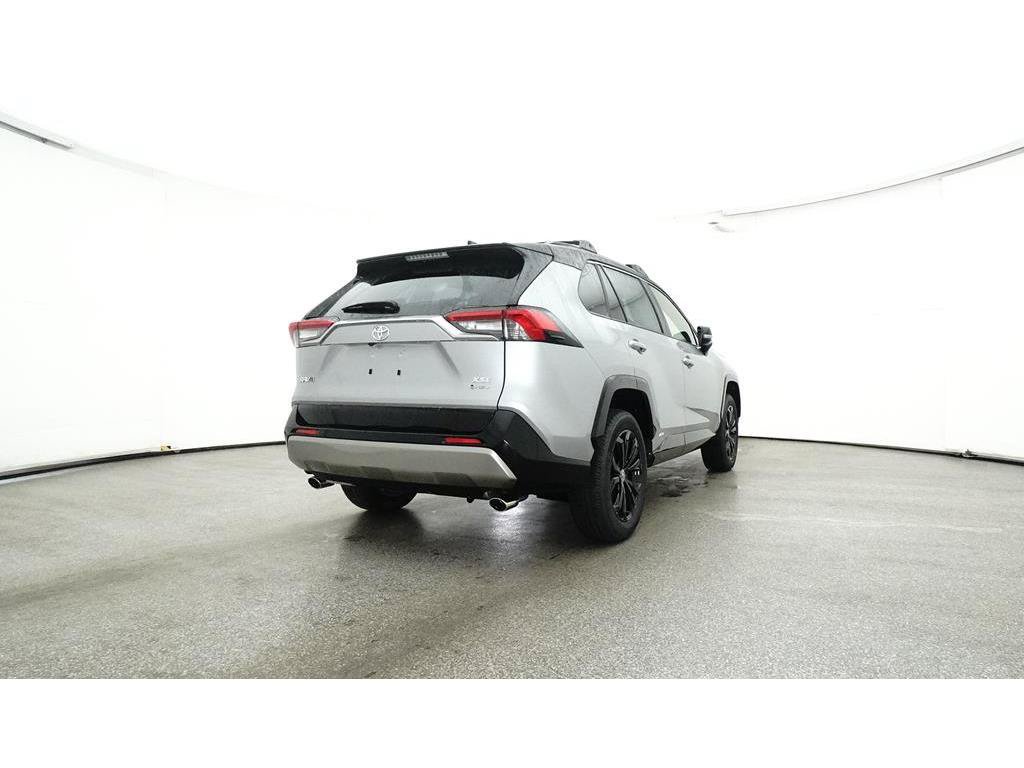 Used 2025 Toyota RAV4 XSE AWD/4WD image 30