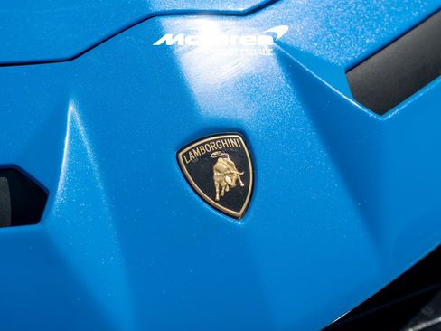 Used 2021 Lamborghini Aventador SVJ AWD/4WD image 21