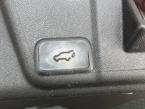 Used 2015 Buick Enclave Leather FWD image 12