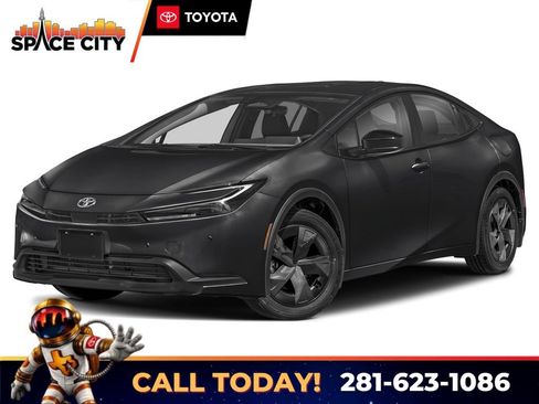 Used 2025 Toyota Prius LE FWD image 1