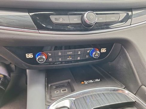 Used 2024 Buick Enclave Premium AWD/4WD image 26