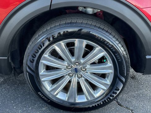 Used 2021 Ford Explorer Limited w/ Equipment Group 301A image 13