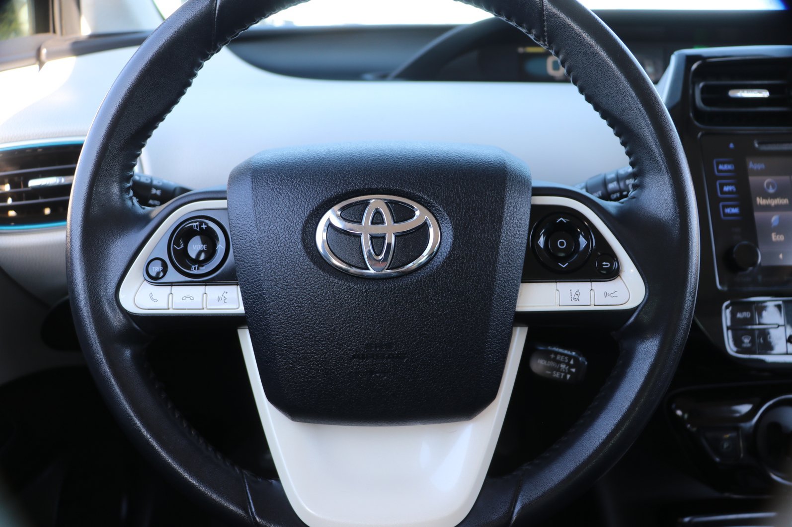 Used 2018 Toyota Prius Three FWD image 17