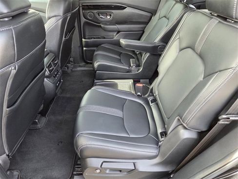 Used 2023 Honda Pilot EX-L image 11