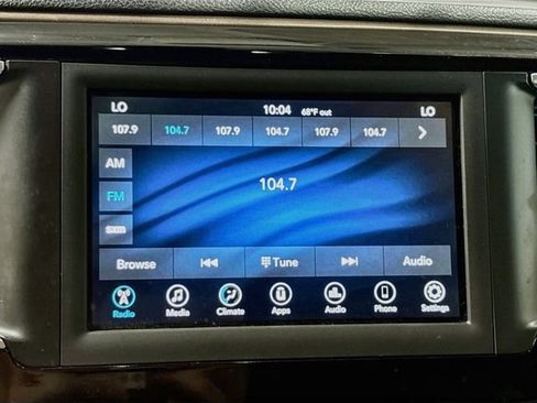 Used 2019 Chrysler Pacifica Touring-L FWD image 13