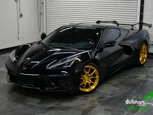 Used 2024 Chevrolet Corvette Stingray Coupe w/ 1LT RWD image 2