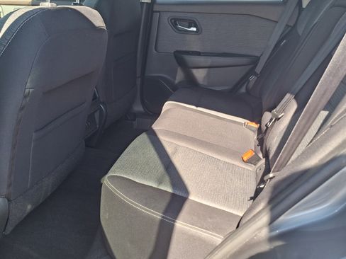 Used 2022 Nissan Rogue SV FWD image 20