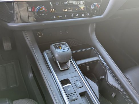 Used 2023 Nissan Pathfinder SL w/ SL Premium Package image 23