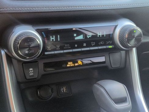 Certified 2025 Toyota RAV4 LE image 20