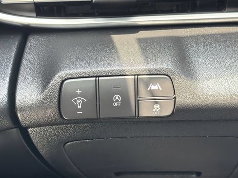 Used 2023 Hyundai Elantra SE FWD image 23