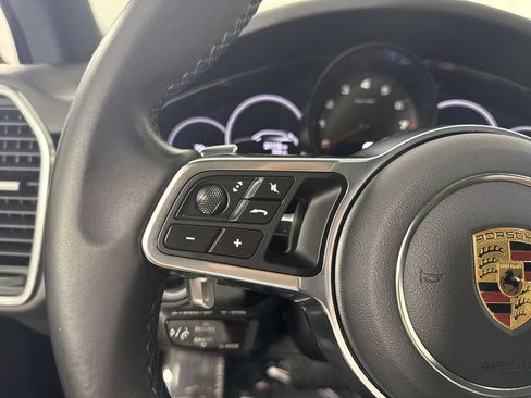 Certified 2023 Porsche Cayenne Platinum Edition AWD/4WD image 38