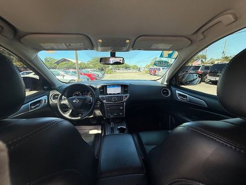 Used 2019 Nissan Pathfinder SL FWD image 8
