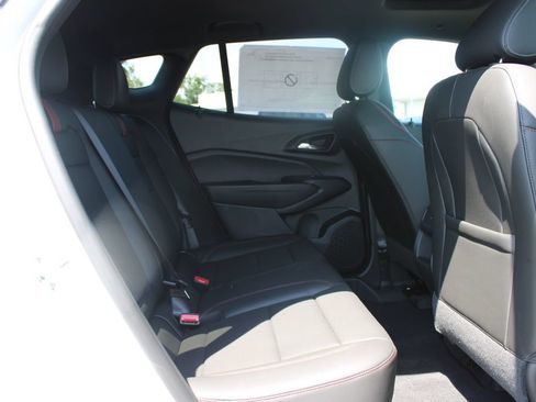 New 2026 Chevrolet Trax RS w/ Sunroof Package FWD image 32