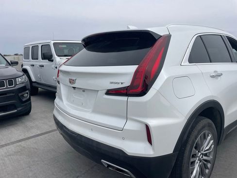 Used 2025 Cadillac XT4 Premium Luxury w/ Technology Package AWD/4WD image 4
