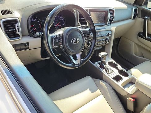 Used 2017 Kia Sportage EX image 2