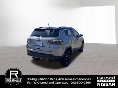 Used 2018 Jeep Compass Limited w/ Navigation Group AWD/4WD image 7