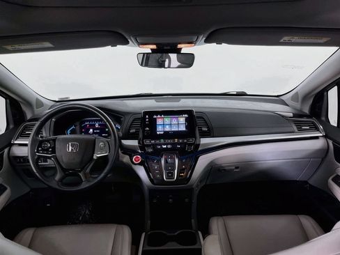 Used 2023 Honda Odyssey Touring image 12