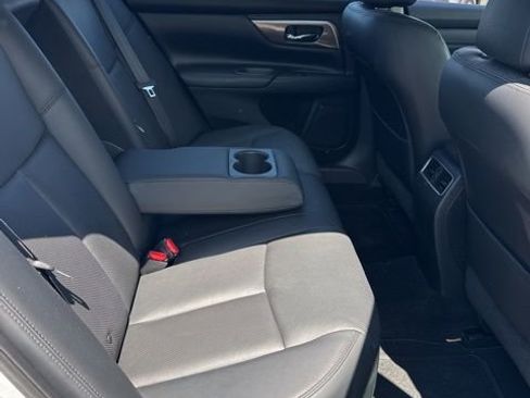 Used 2015 Nissan Altima 3.5 SL FWD image 16