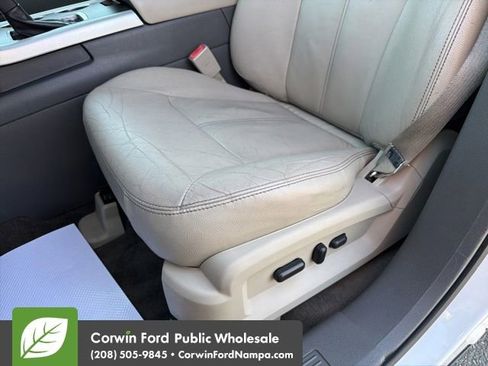 Used 2013 Ford Edge SEL FWD image 25