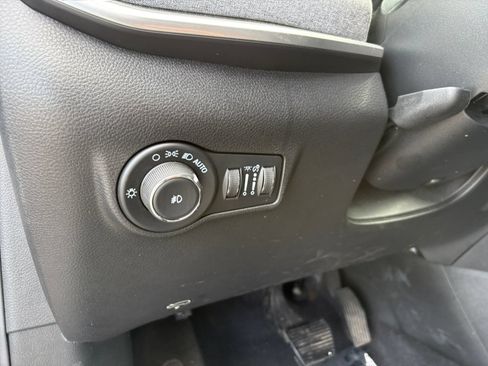Used 2022 Jeep Compass Latitude w/ Convenience Group AWD/4WD image 21