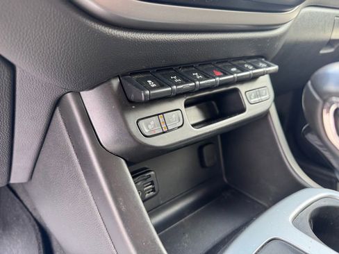 Used 2022 Chevrolet Colorado ZR2 w/ ZR2 Dusk Special Edition image 22