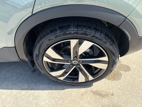 Used 2025 Volvo XC40 B5 Ultra w/ Protection Package Premier image 14