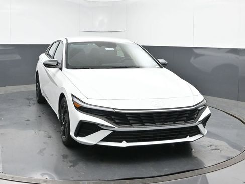 New 2026 Hyundai Elantra Sport image 8