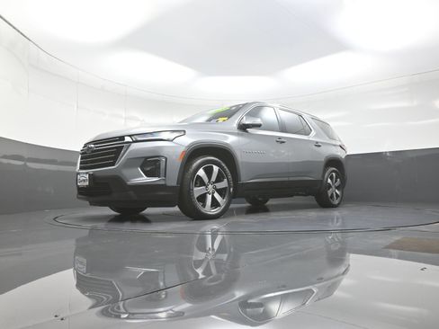 Used 2023 Chevrolet Traverse LT w/ LT Premium Package image 11