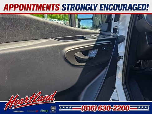 Used 2025 Mercedes-Benz Sprinter 2500 image 28