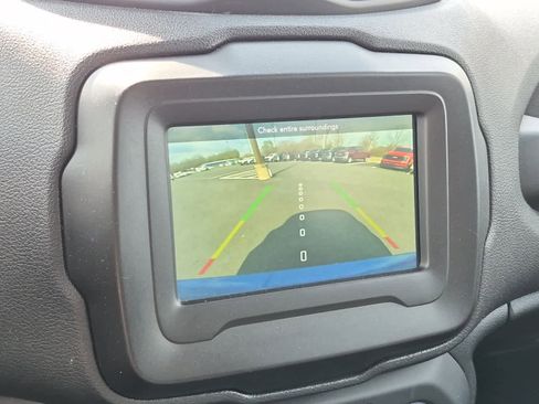 Used 2020 Jeep Renegade Sport image 14