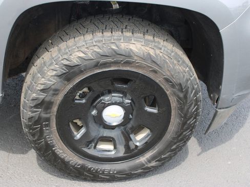 Used 2022 Chevrolet Colorado W/T AWD/4WD image 25