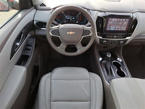 Used 2018 Chevrolet Traverse Premier image 11