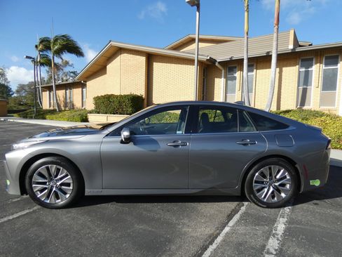 Used 2023 Toyota Mirai image 14