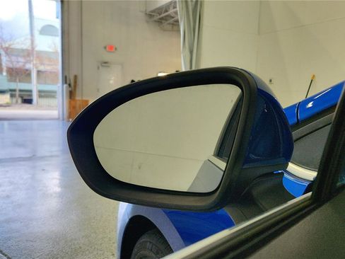 Used 2017 Chevrolet Cruze LT w/ Sun And Sound Package image 25