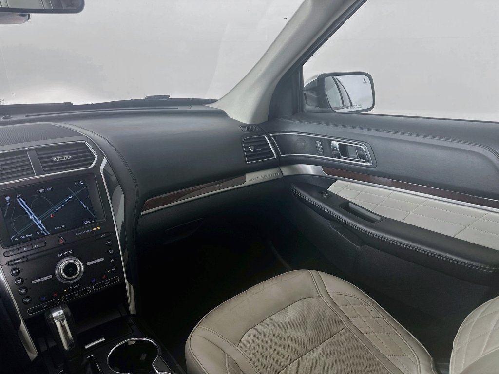 Used 2019 Ford Explorer Platinum AWD/4WD image 30