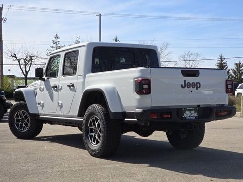 Used 2025 Jeep Gladiator Rubicon AWD/4WD image 25