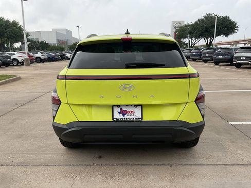 Used 2025 Hyundai Kona SEL FWD image 6