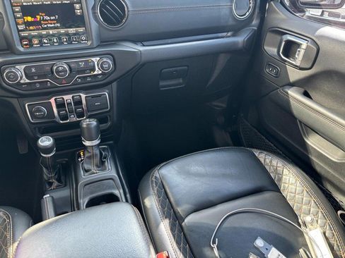Used 2022 Jeep Wrangler Unlimited Sahara AWD/4WD image 20