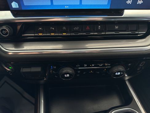 Used 2024 Chevrolet Silverado 1500 High Country w/ High Country Premium Package image 23