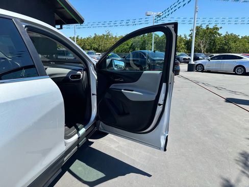 Used 2021 Chevrolet Equinox LT w/ LPO, Cargo Package image 11