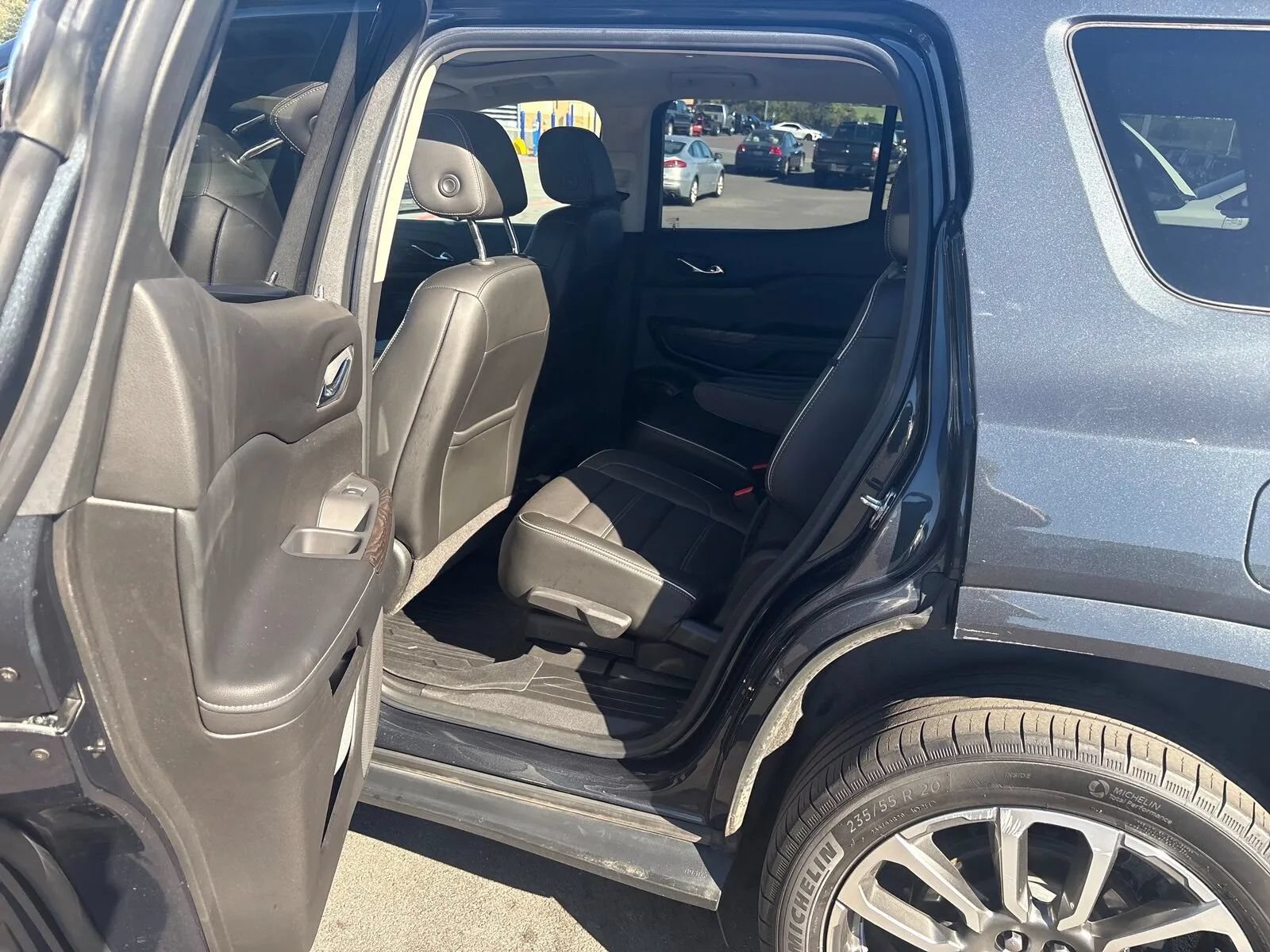 Used 2021 GMC Acadia Denali w/ Denali Ultimate Package AWD/4WD image 5